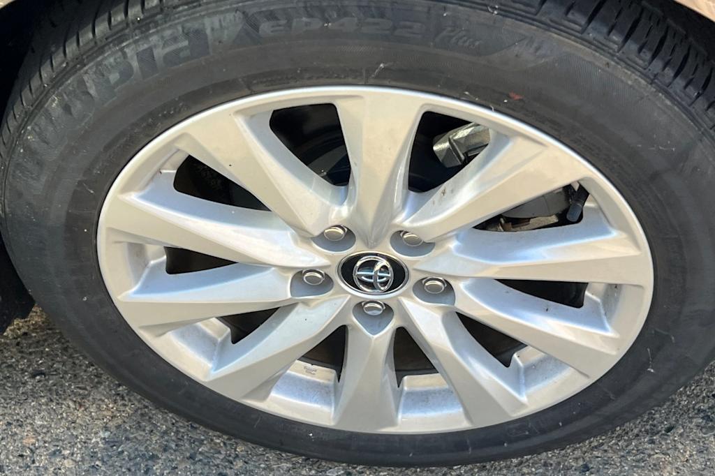 Thumbnail: 2020 Toyota Camry - 23