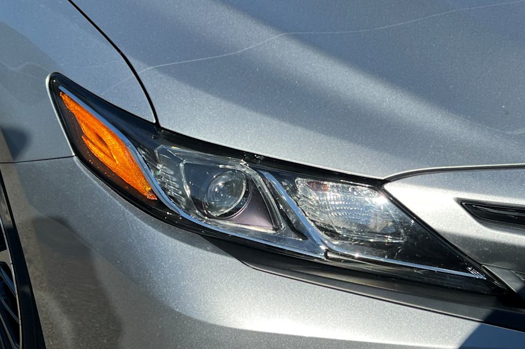Thumbnail: 2020 Toyota Camry - 15