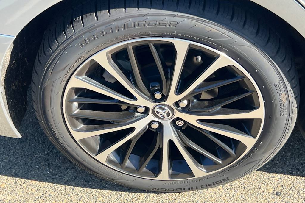 Thumbnail: 2020 Toyota Camry - 18