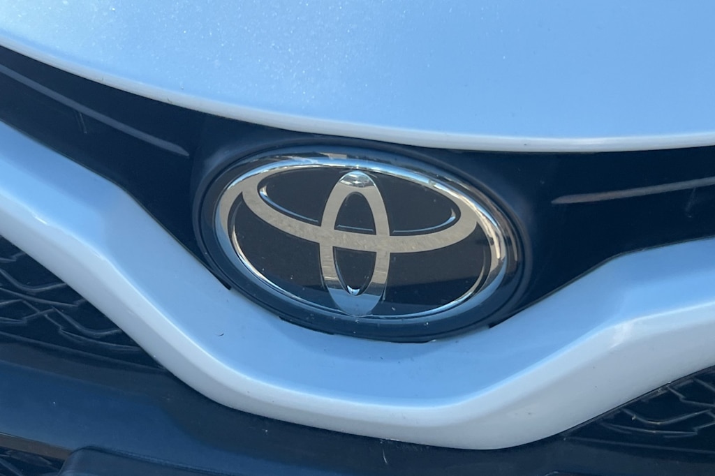 Thumbnail: 2020 Toyota Camry - 14