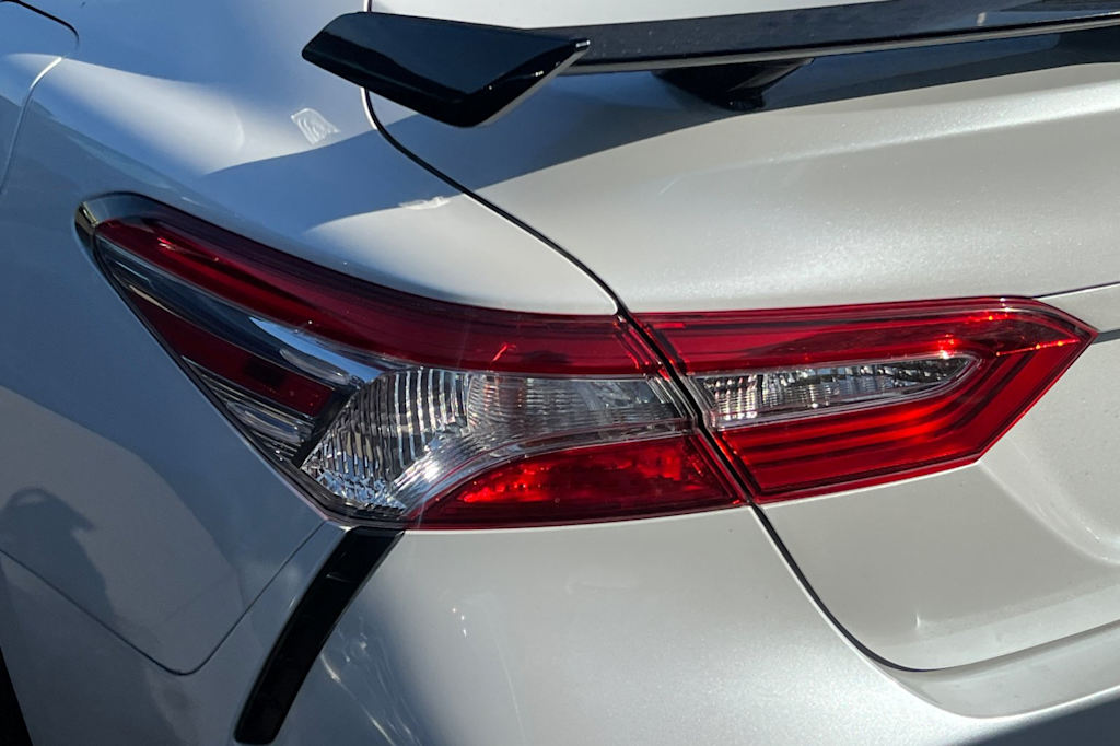 Thumbnail: 2020 Toyota Camry - 21
