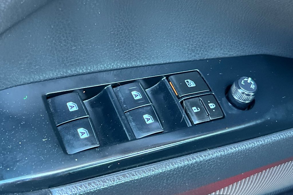 Thumbnail: 2020 Toyota Camry - 21