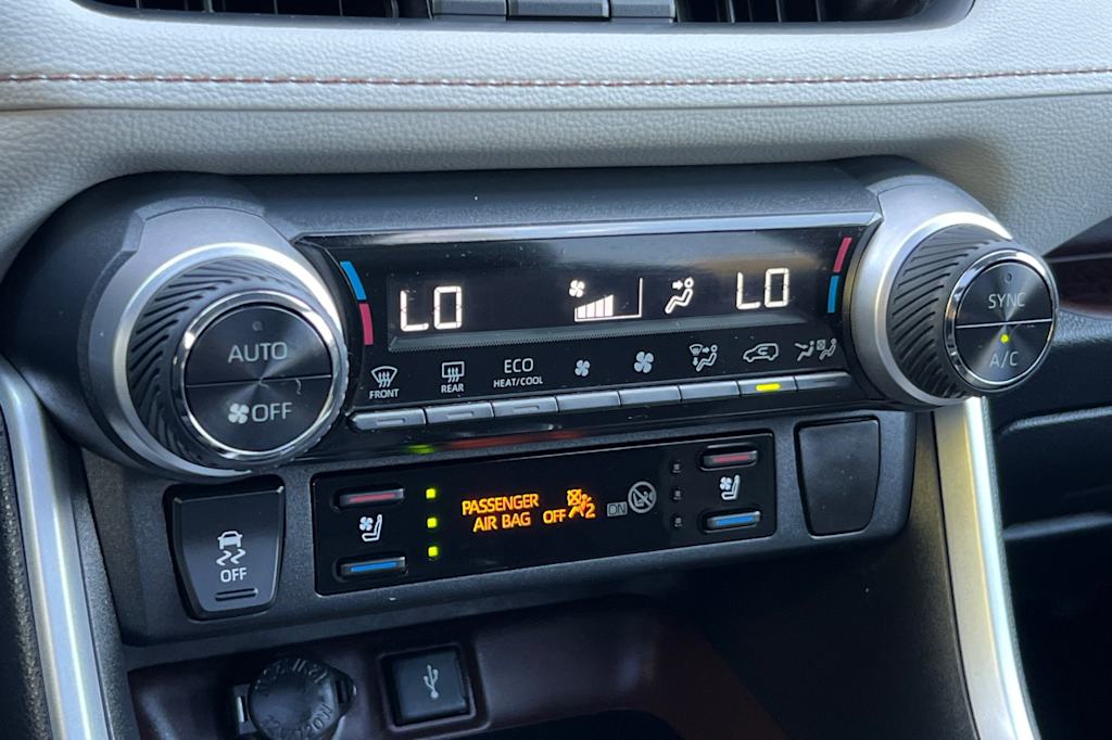Thumbnail: 2021 Toyota RAV4 - 28