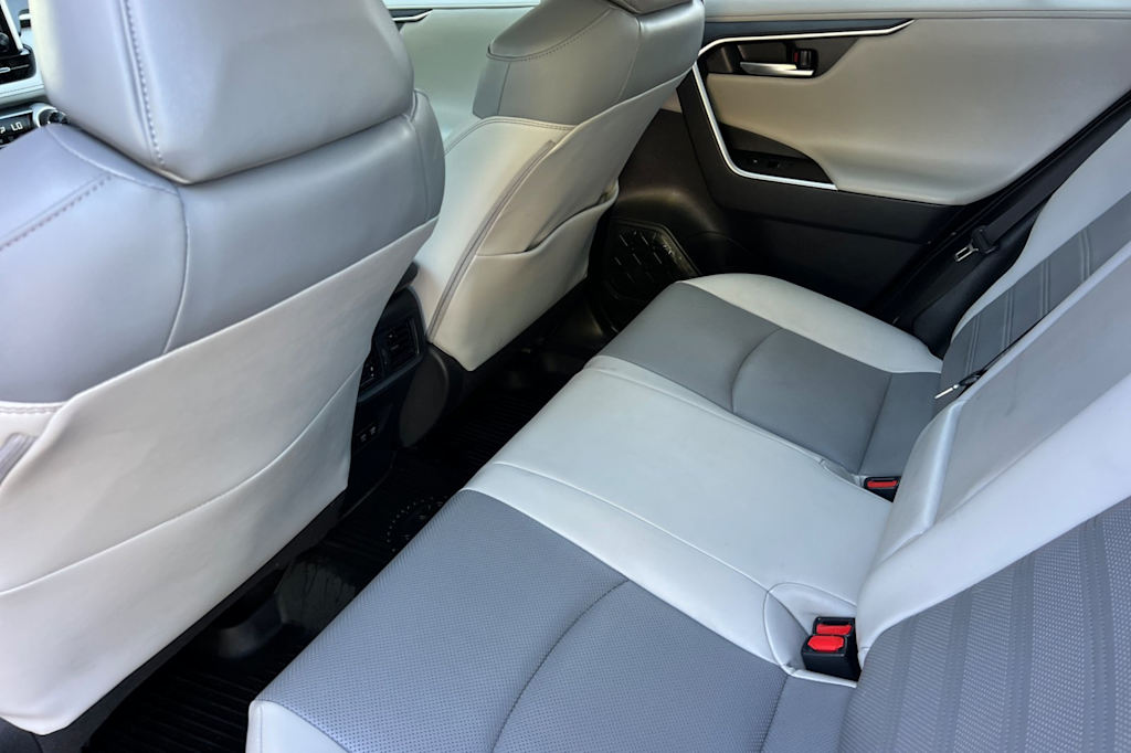 Thumbnail: 2021 Toyota RAV4 - 10