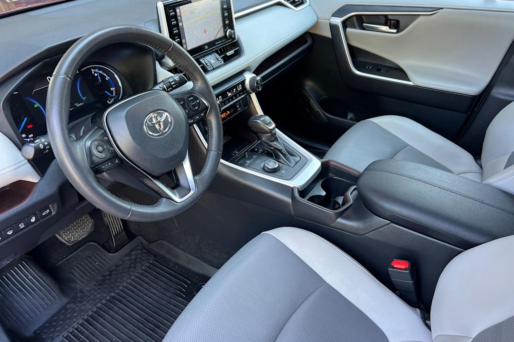 Thumbnail: 2021 Toyota RAV4 - 9