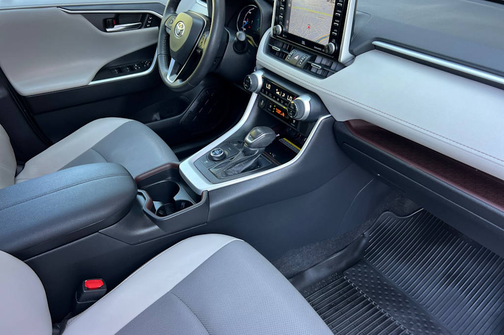 Thumbnail: 2021 Toyota RAV4 - 12