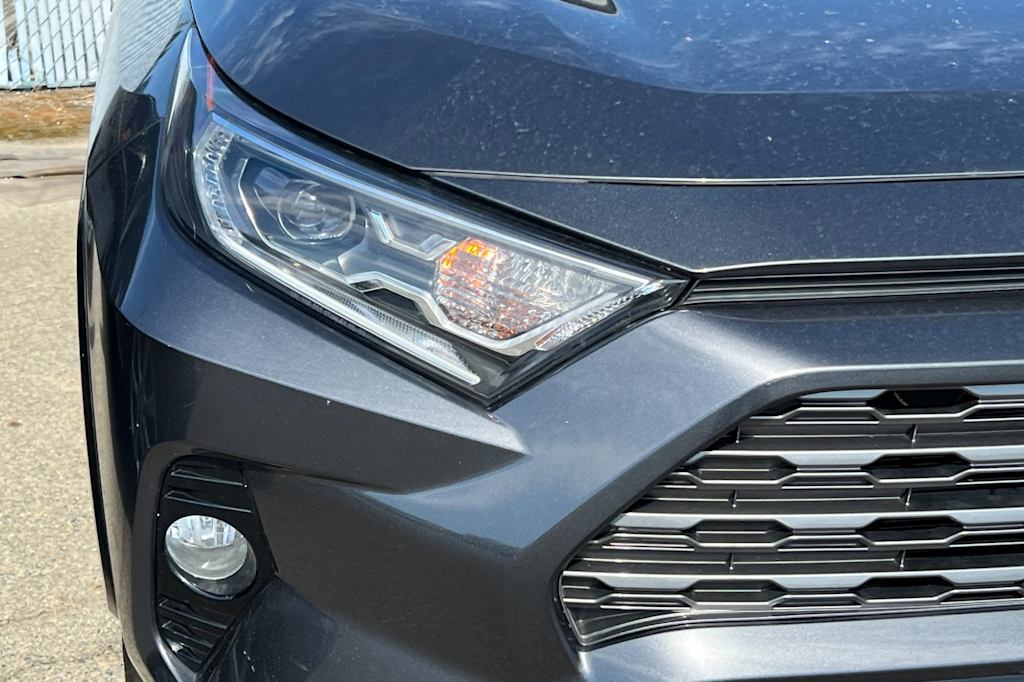 Thumbnail: 2020 Toyota RAV4 - 15