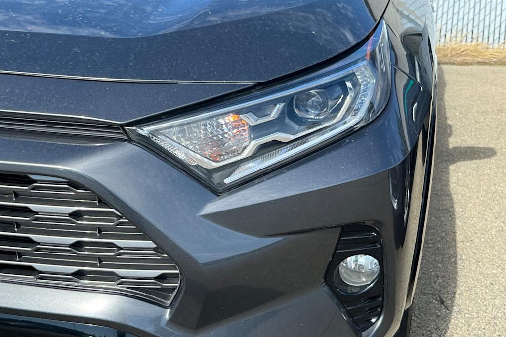 Thumbnail: 2020 Toyota RAV4 - 13