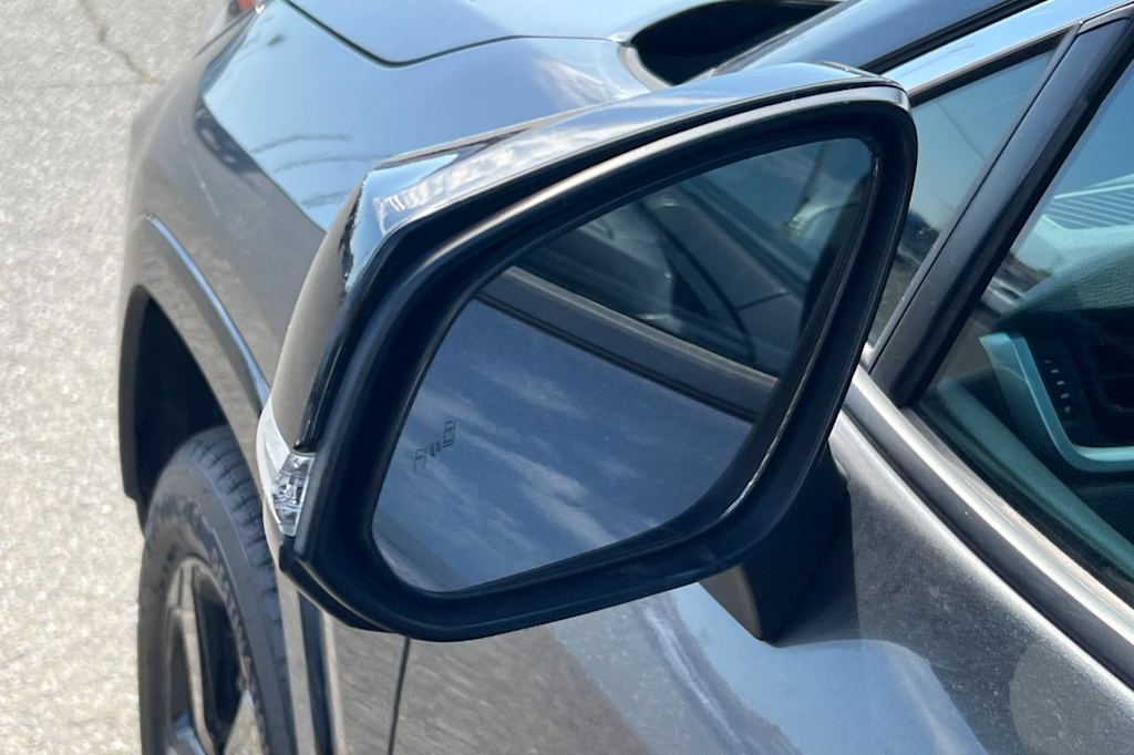 Thumbnail: 2020 Toyota RAV4 - 10