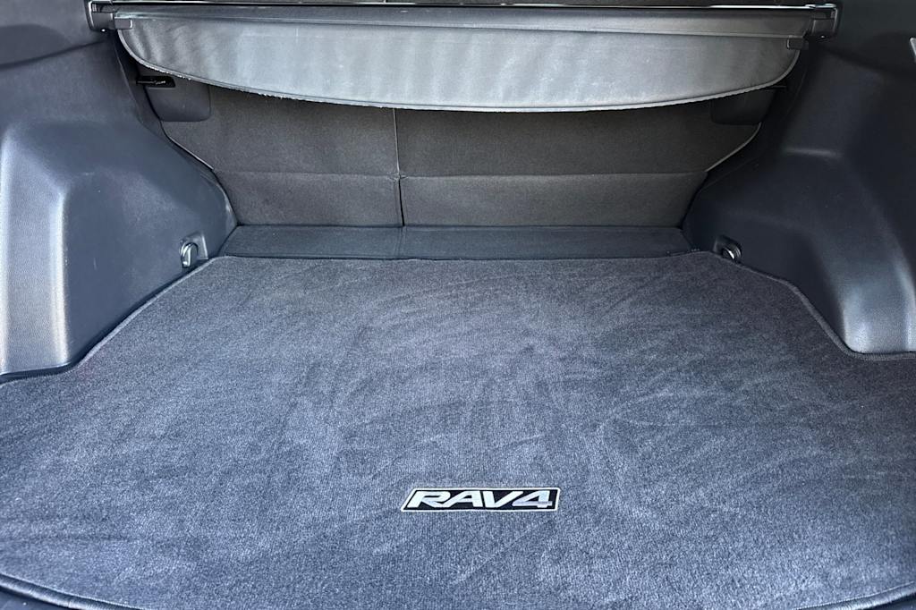 Thumbnail: 2021 Toyota RAV4 - 16