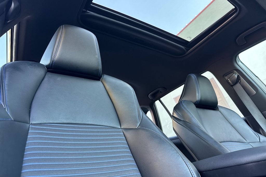 Thumbnail: 2021 Toyota RAV4 - 23