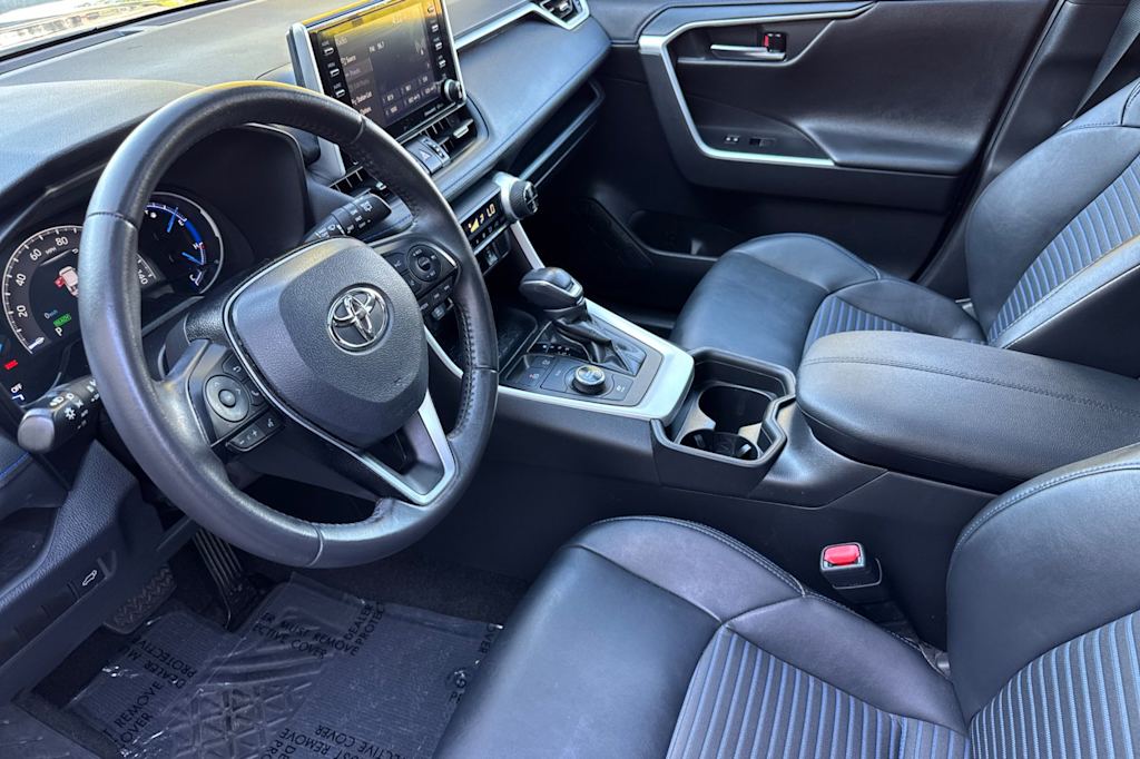 Thumbnail: 2021 Toyota RAV4 - 9