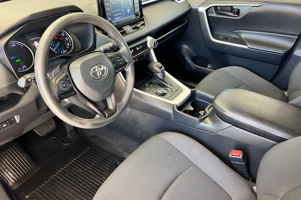 Thumbnail: 2021 Toyota RAV4 - 8