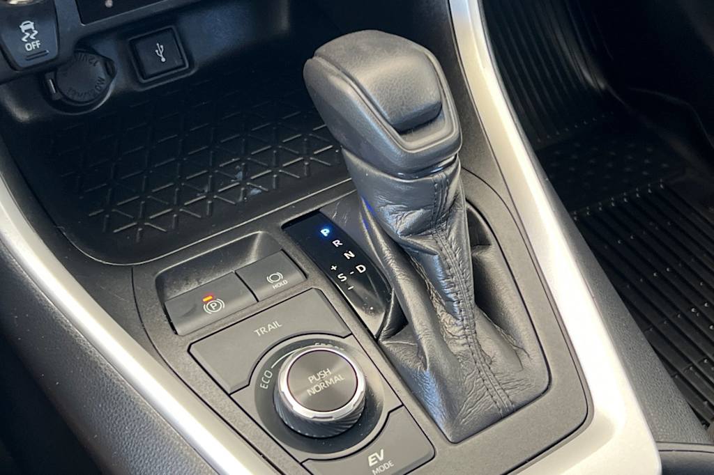 Thumbnail: 2021 Toyota RAV4 - 14