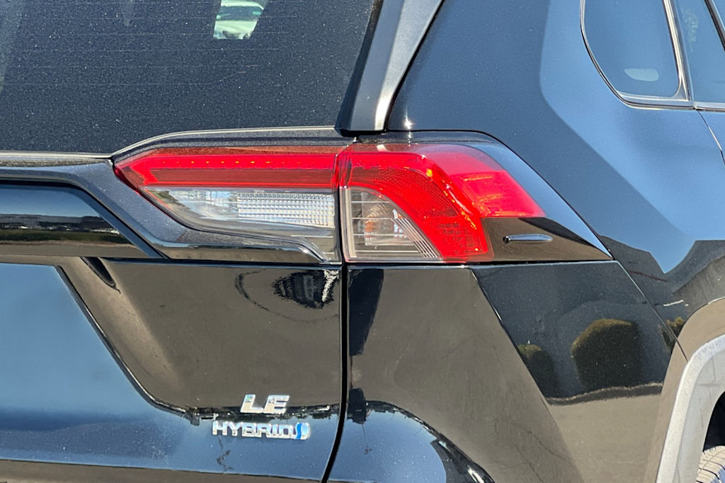 Thumbnail: 2021 Toyota RAV4 - 32