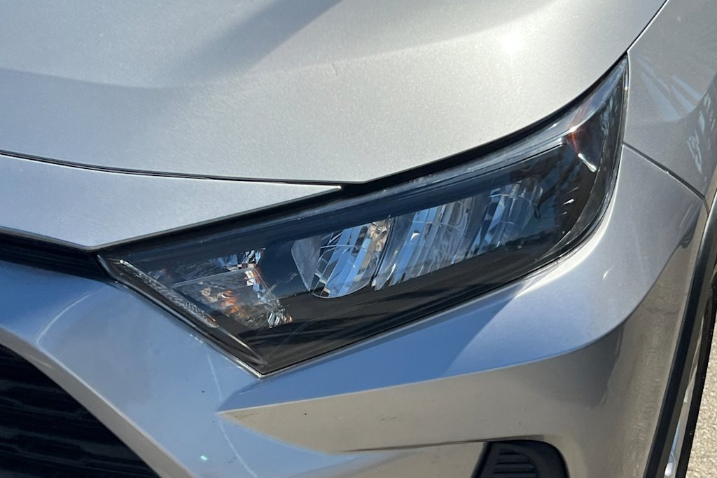 Thumbnail: 2021 Toyota RAV4 - 13