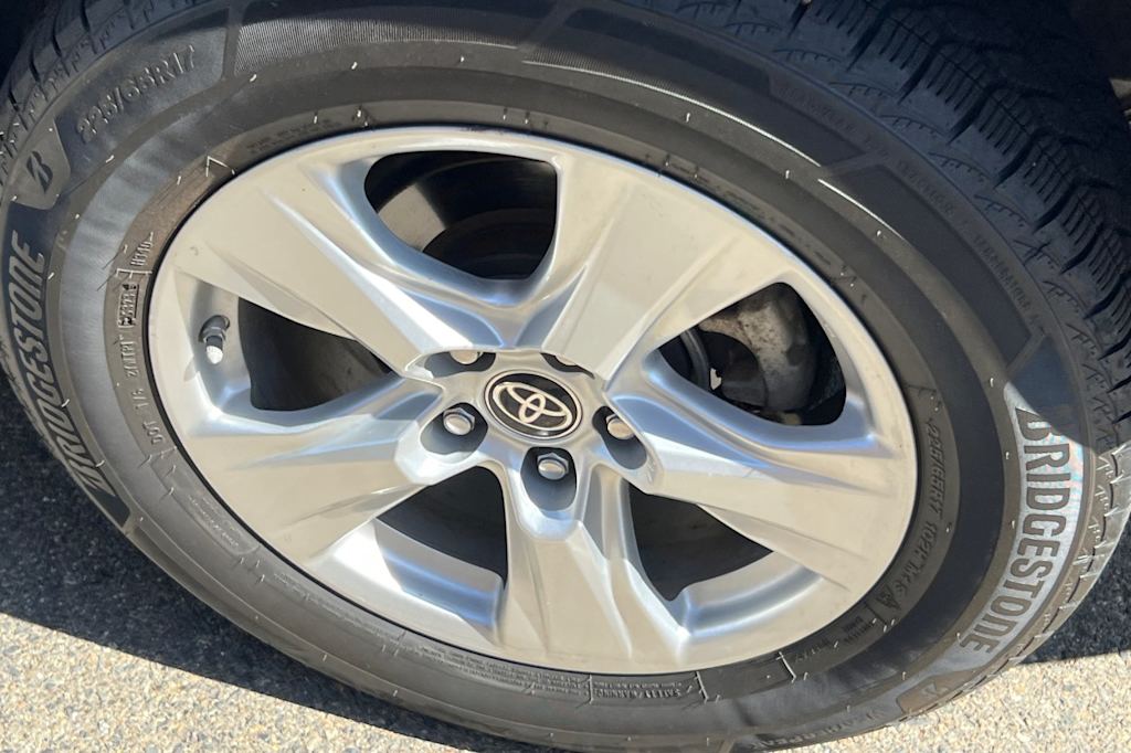 Thumbnail: 2021 Toyota RAV4 - 23