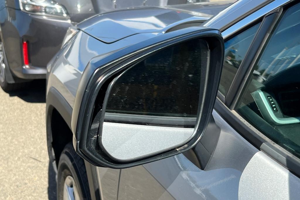 Thumbnail: 2021 Toyota RAV4 - 11