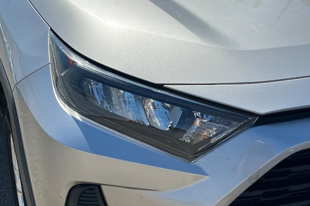 Thumbnail: 2021 Toyota RAV4 - 15