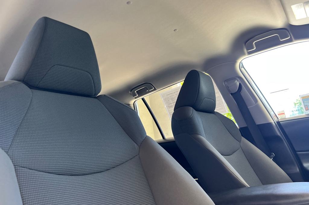 Thumbnail: 2021 Toyota RAV4 - 10