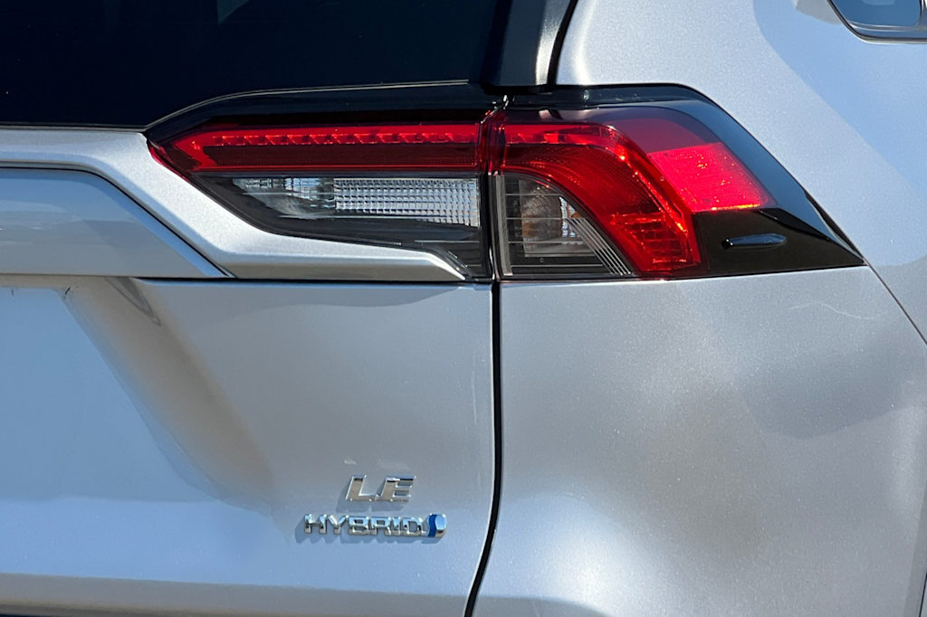 Thumbnail: 2021 Toyota RAV4 - 31