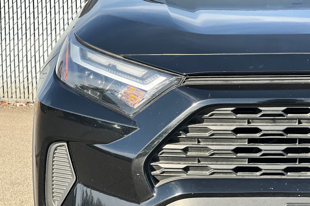 Thumbnail: 2023 Toyota RAV4 - 18