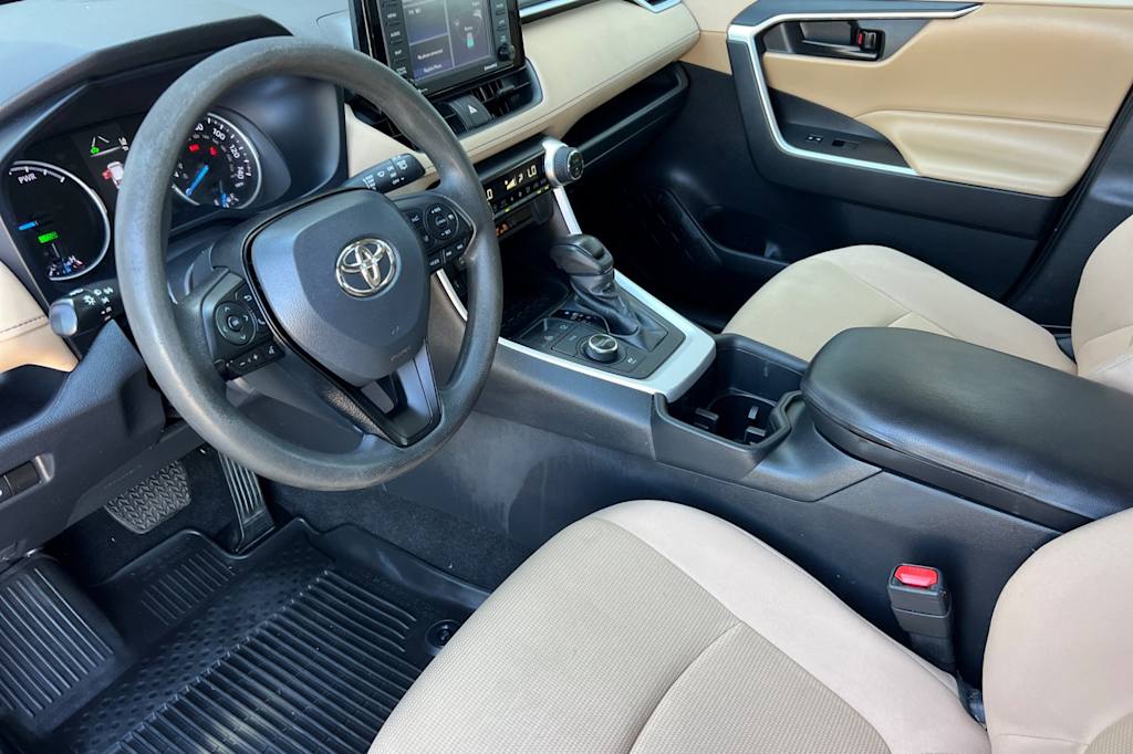 Thumbnail: 2022 Toyota RAV4 - 8
