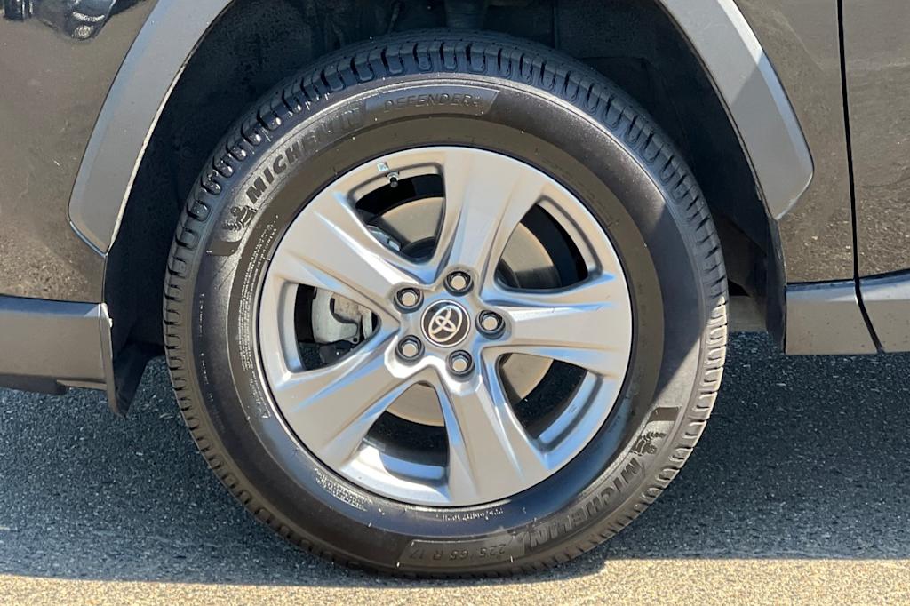 Thumbnail: 2022 Toyota RAV4 - 7