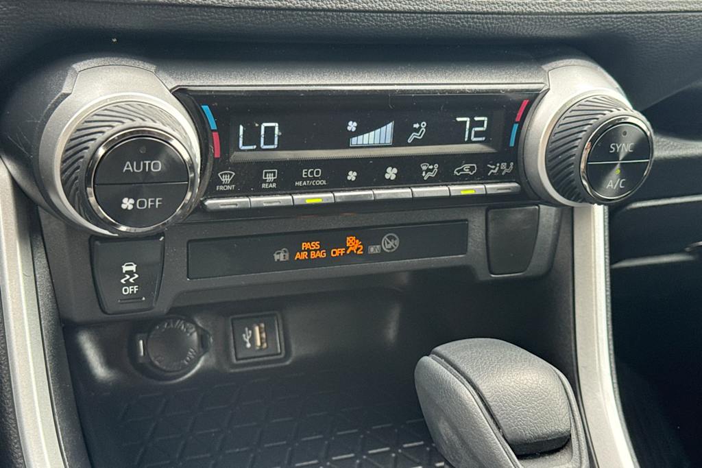 Thumbnail: 2024 Toyota RAV4 - 26