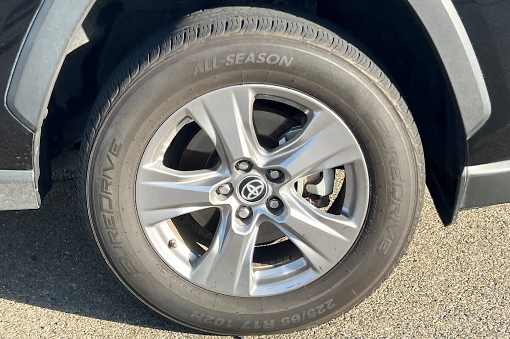 Thumbnail: 2023 Toyota RAV4 - 19