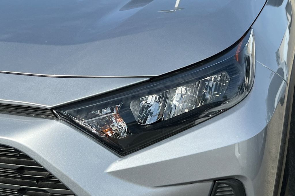 Thumbnail: 2022 Toyota RAV4 - 13