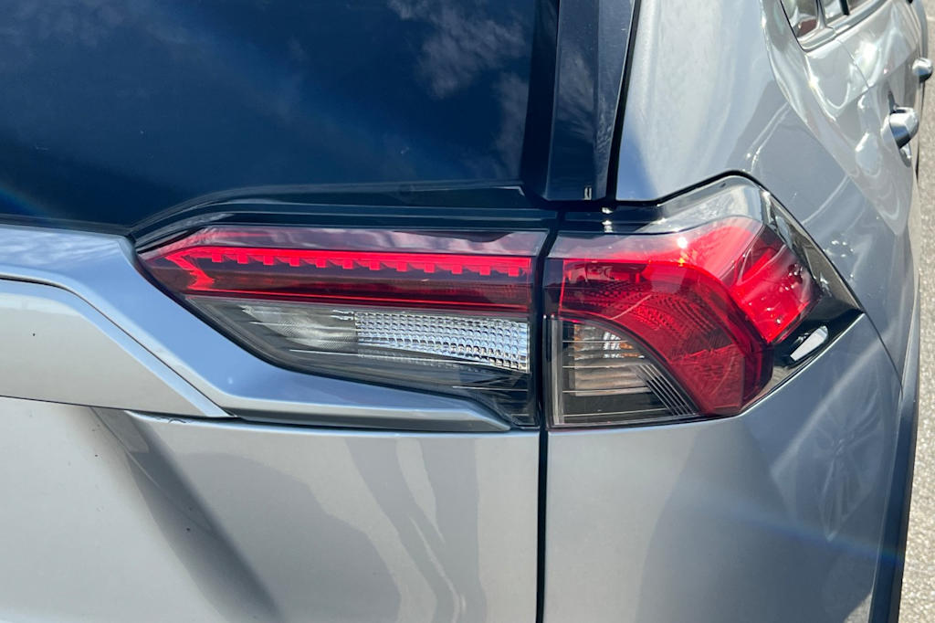 Thumbnail: 2022 Toyota RAV4 - 19