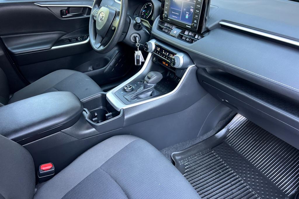 Thumbnail: 2022 Toyota RAV4 - 11