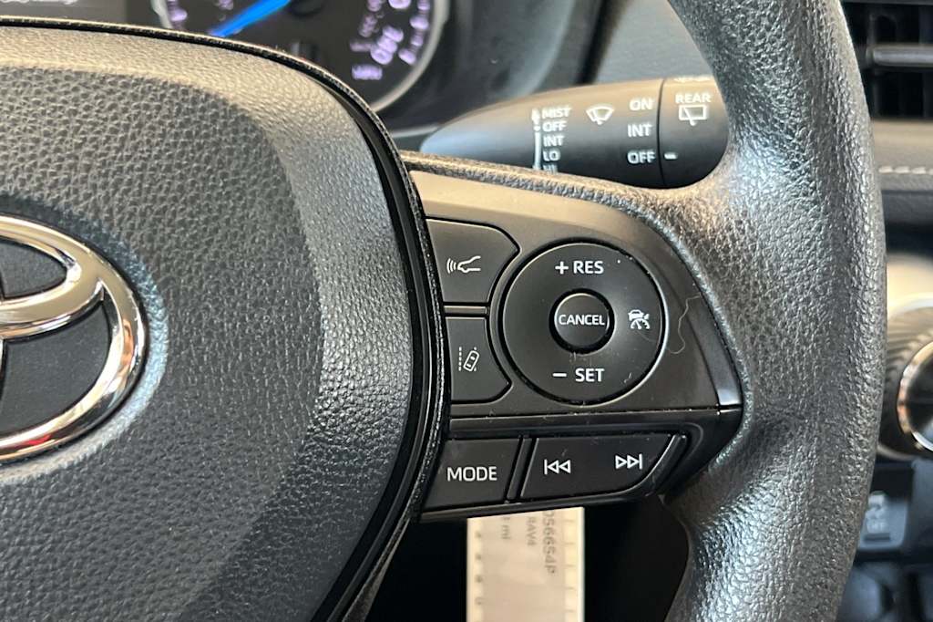 Thumbnail: 2022 Toyota RAV4 - 29
