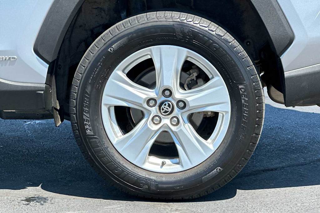 Thumbnail: 2020 Toyota RAV4 - 8