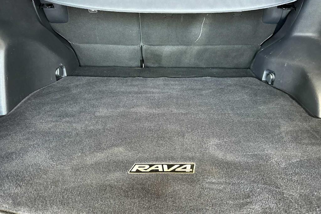 Thumbnail: 2020 Toyota RAV4 - 16