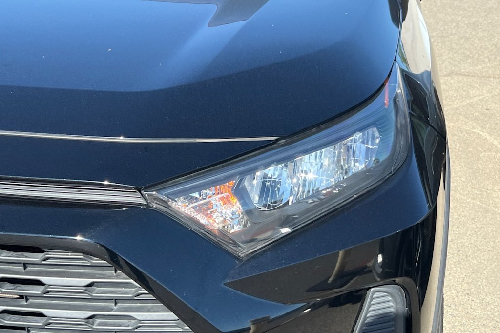 Thumbnail: 2022 Toyota RAV4 - 12