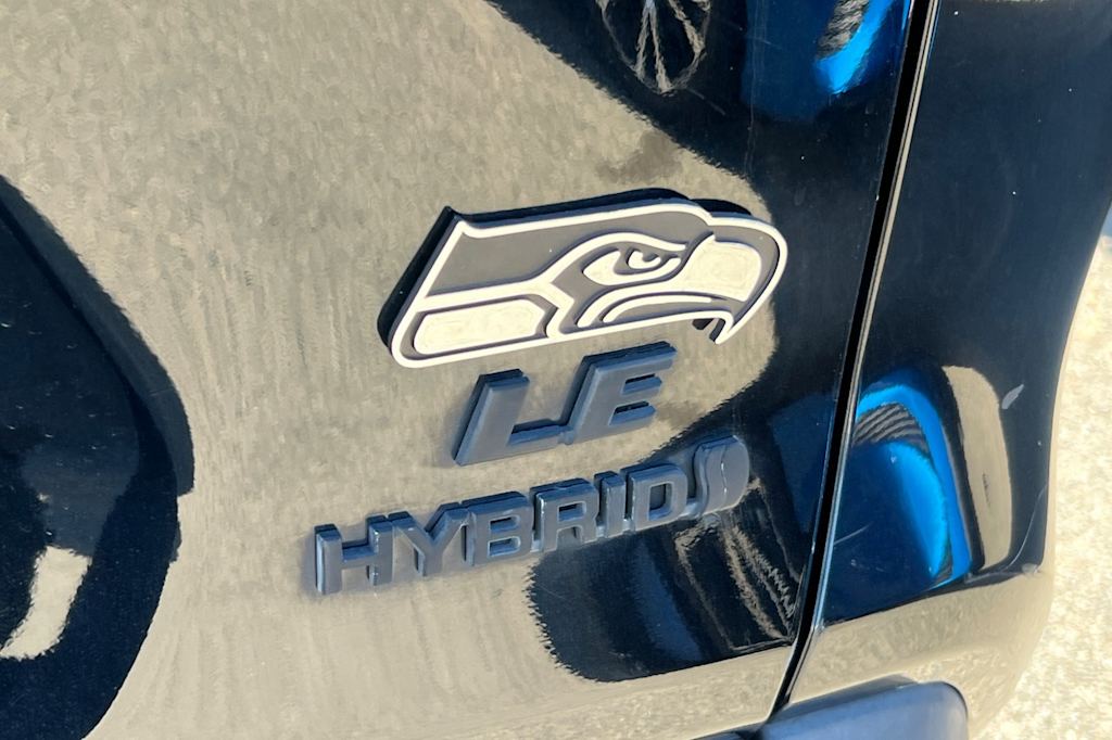 Thumbnail: 2022 Toyota RAV4 - 22