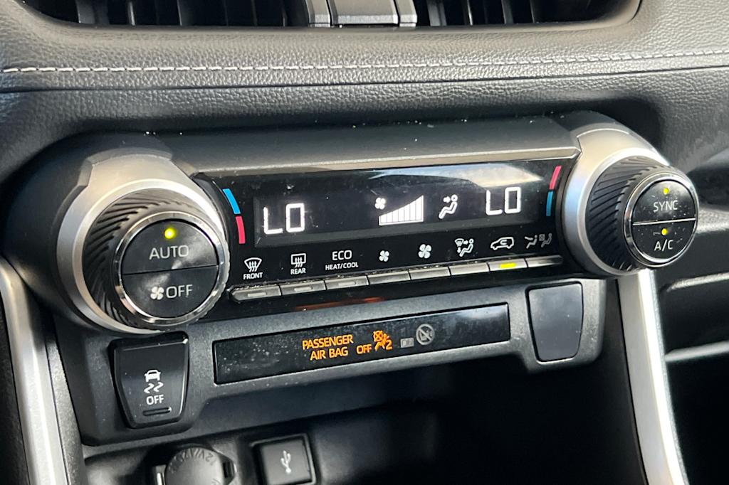 Thumbnail: 2022 Toyota RAV4 - 26