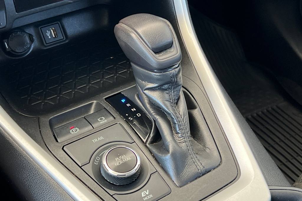 Thumbnail: 2023 Toyota RAV4 - 13