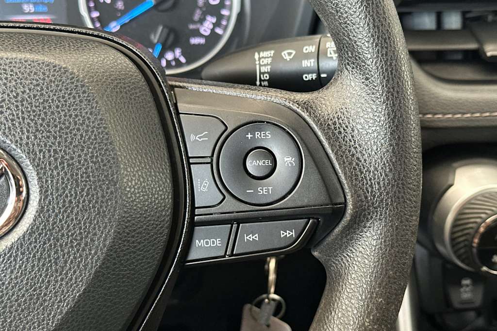 Thumbnail: 2022 Toyota RAV4 - 29