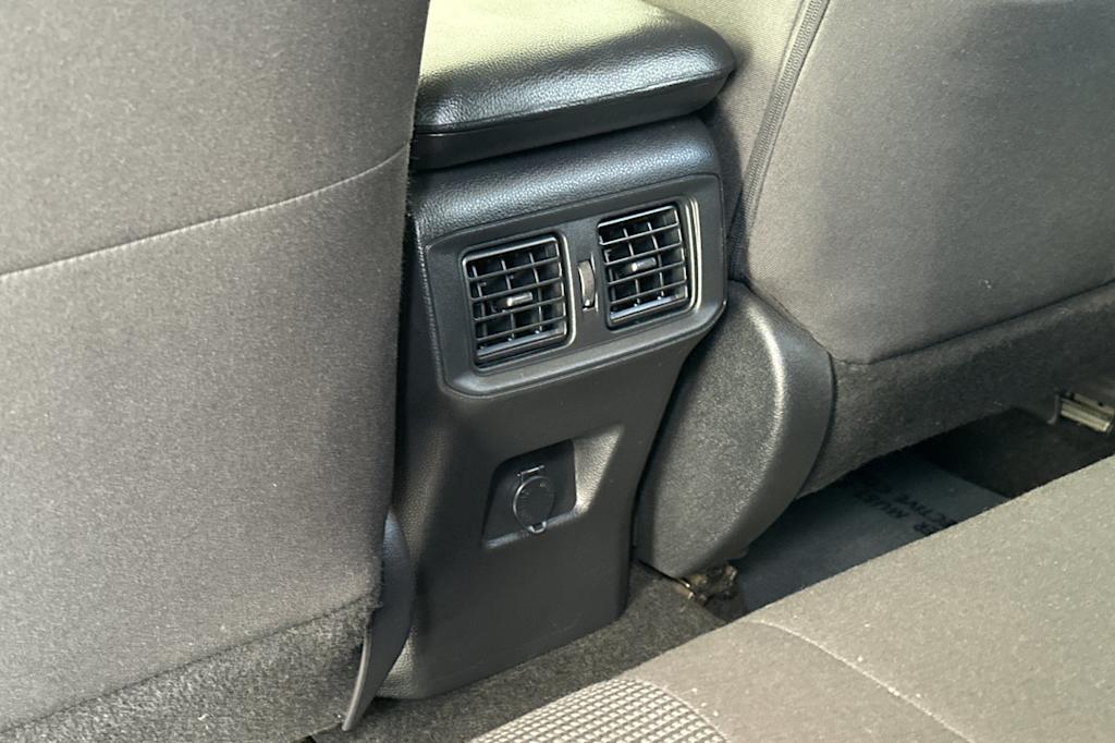 Thumbnail: 2022 Toyota RAV4 - 22