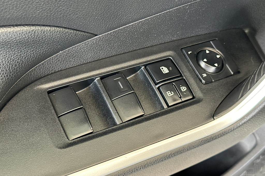 Thumbnail: 2022 Toyota RAV4 - 21