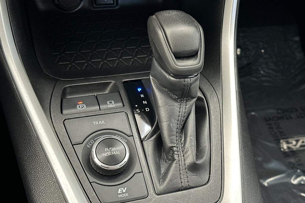 Thumbnail: 2022 Toyota RAV4 - 14