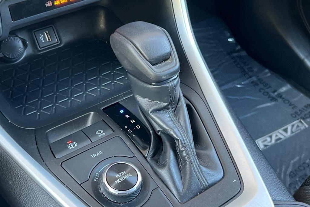 Thumbnail: 2023 Toyota RAV4 - 15