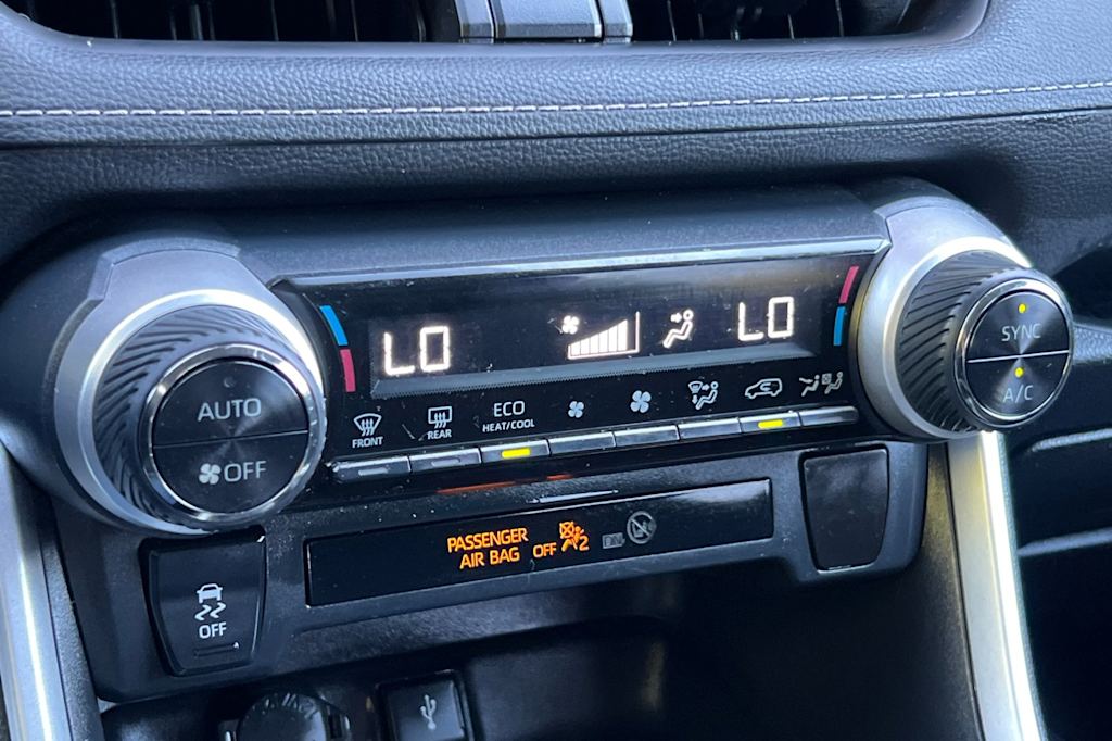 Thumbnail: 2021 Toyota RAV4 - 26