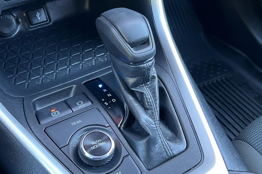 Thumbnail: 2021 Toyota RAV4 - 14