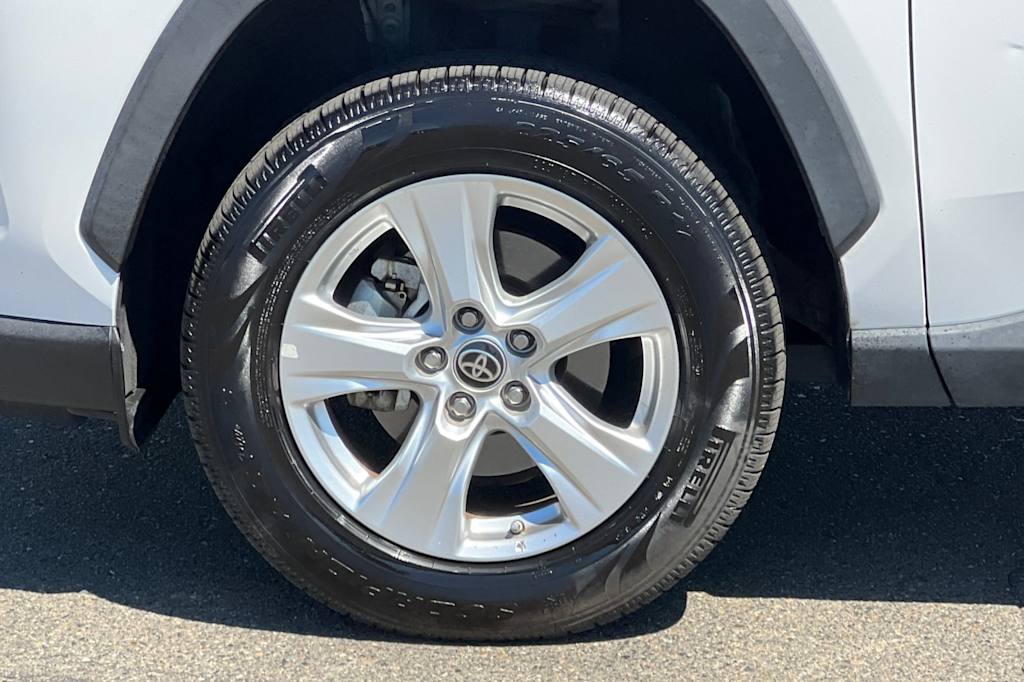 Thumbnail: 2021 Toyota RAV4 - 7