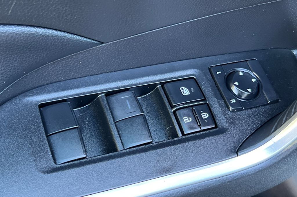 Thumbnail: 2021 Toyota RAV4 - 22