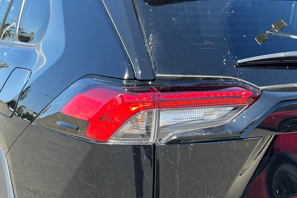 Thumbnail: 2023 Toyota RAV4 - 21